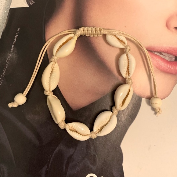 Shell Bracelet - Picture 3 of 3